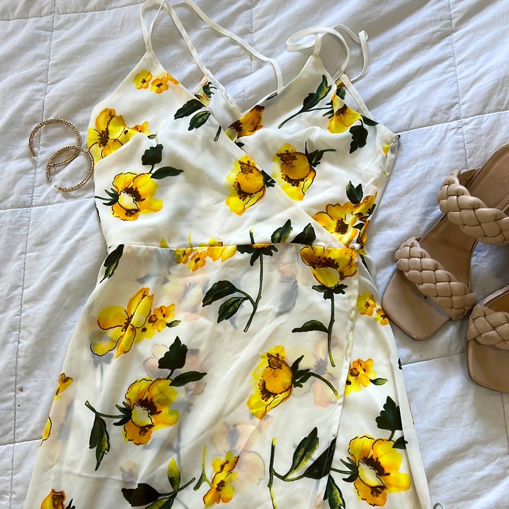 White midi floral dress - M
